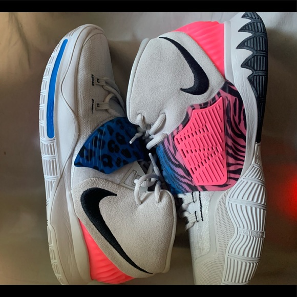 COPY - Kyrie 4 - Picture 2 of 6